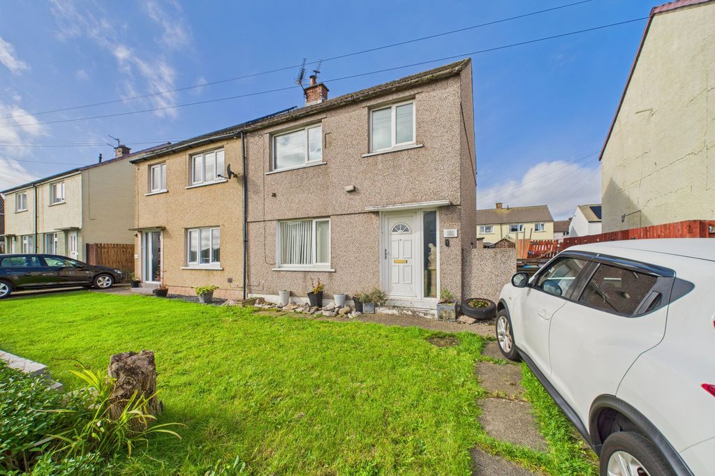 Property photo 2 of 12