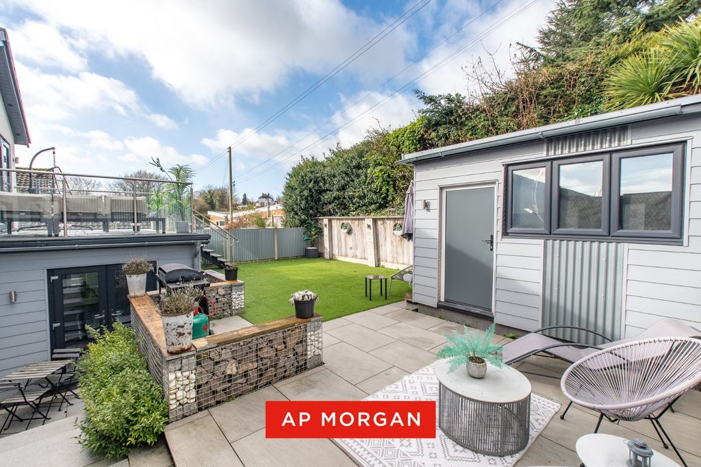 Property photo 3 of 23 Picture No. 16