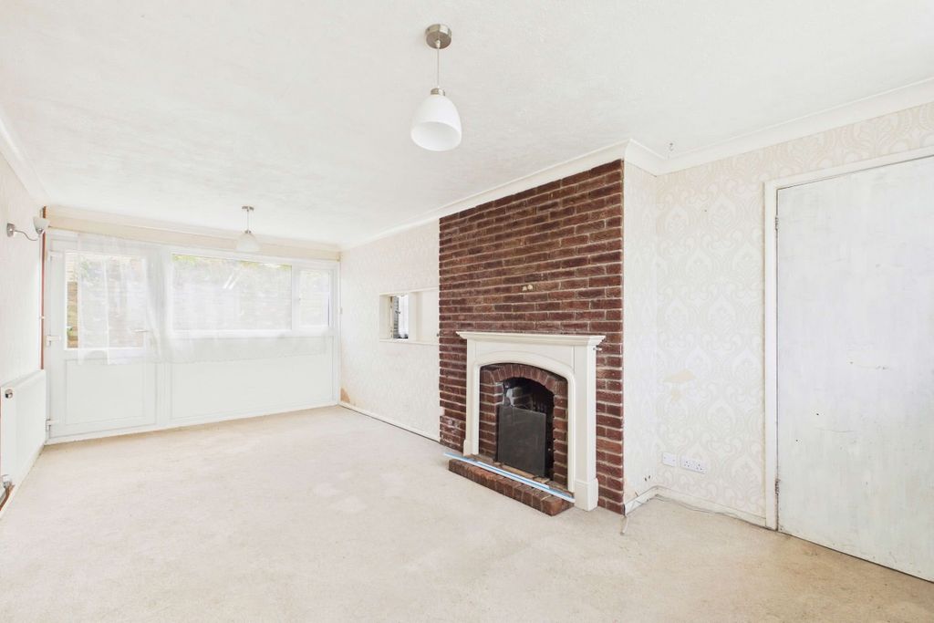 Property photo 3 of 14