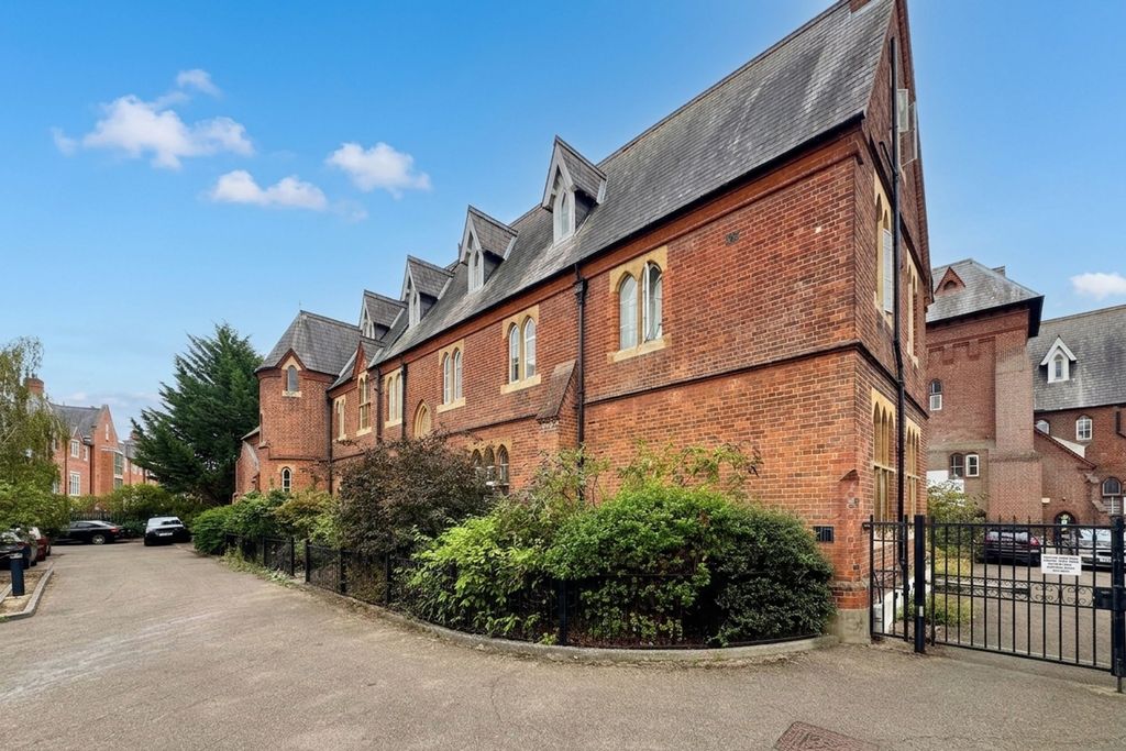 Property photo 1 of 9