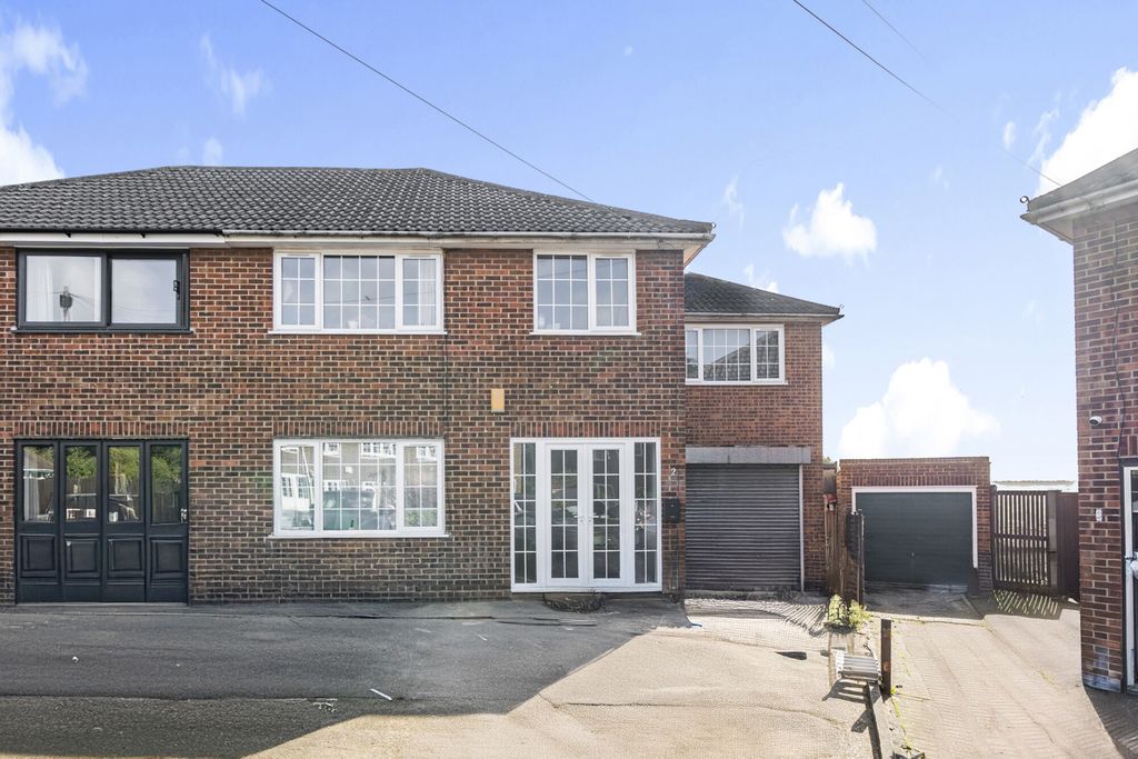 Property photo 1 of 16 External