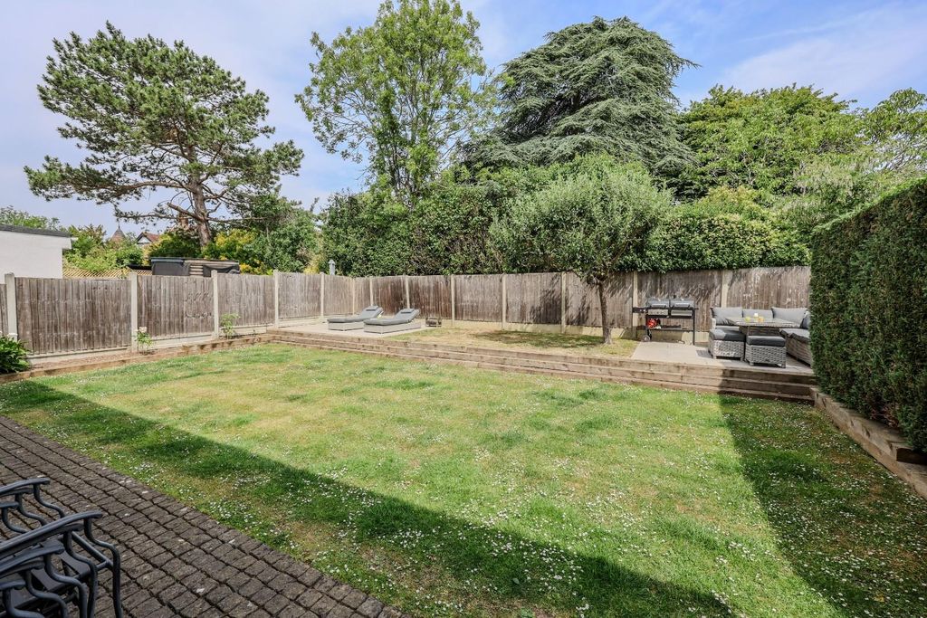 Property photo 3 of 33