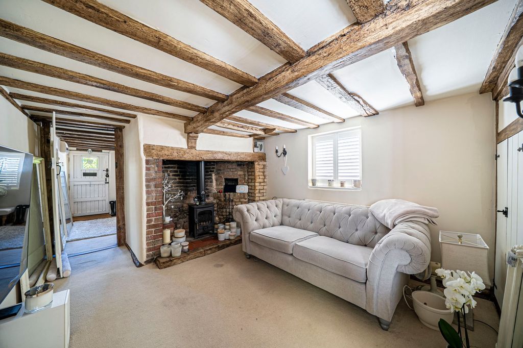 Property photo 2 of 19 Sitting Room