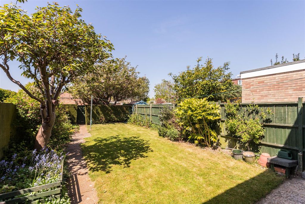 Property photo 2 of 28 31 Greenacres_17.Jpg