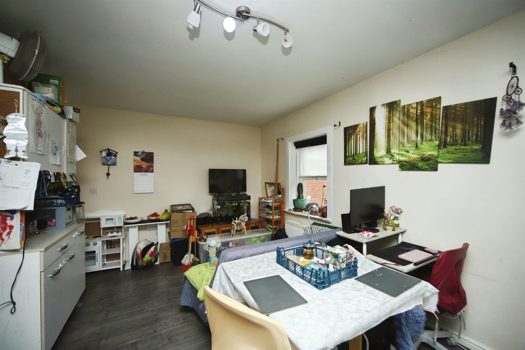 Property photo 3 of 13