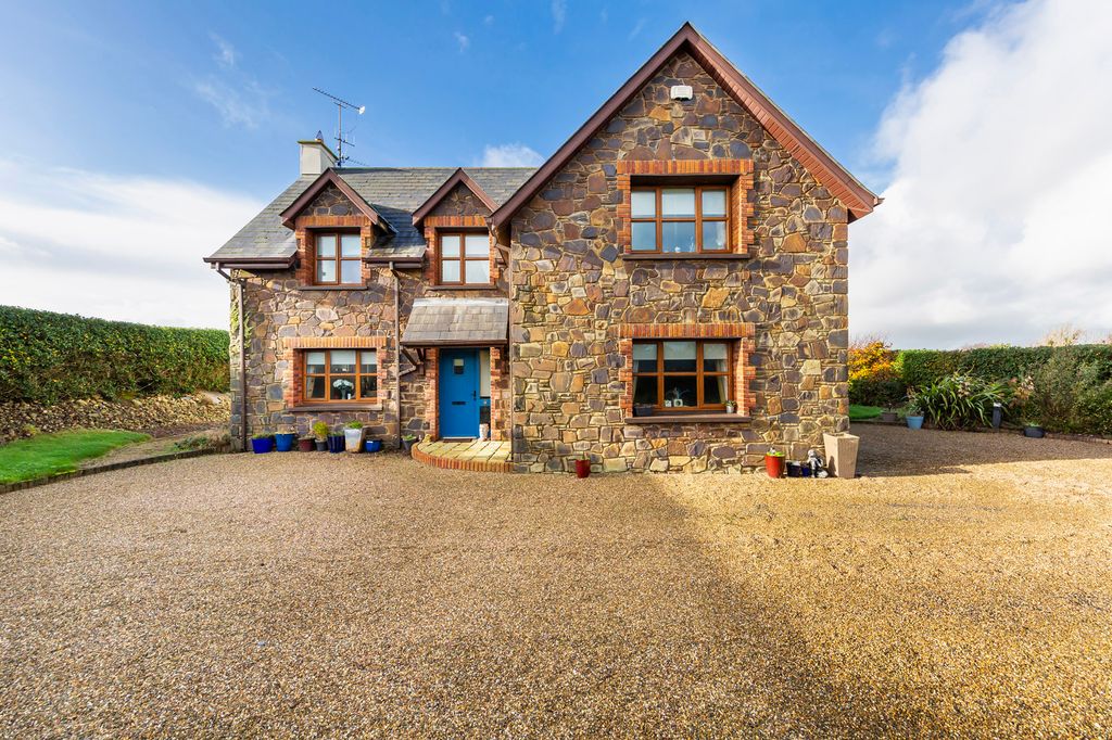 Property photo 2 of 47