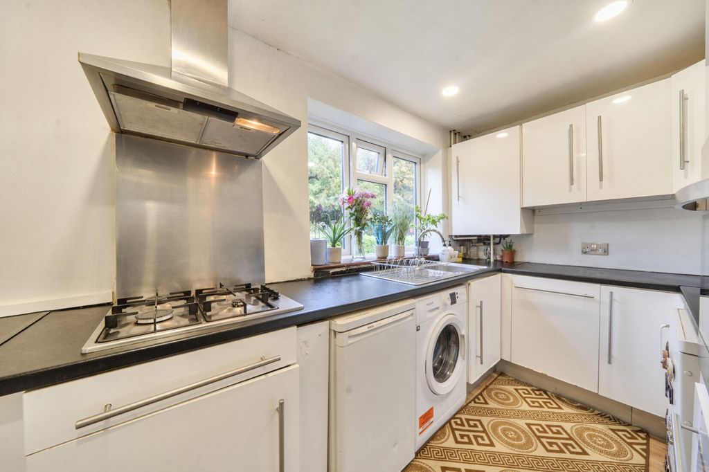 Property photo 3 of 15 Kitchen