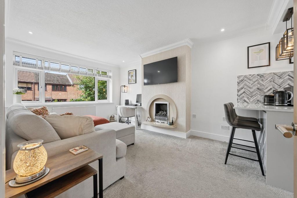 Property photo 2 of 22 96 Lords Stile Lane Hdr-9.Jpg