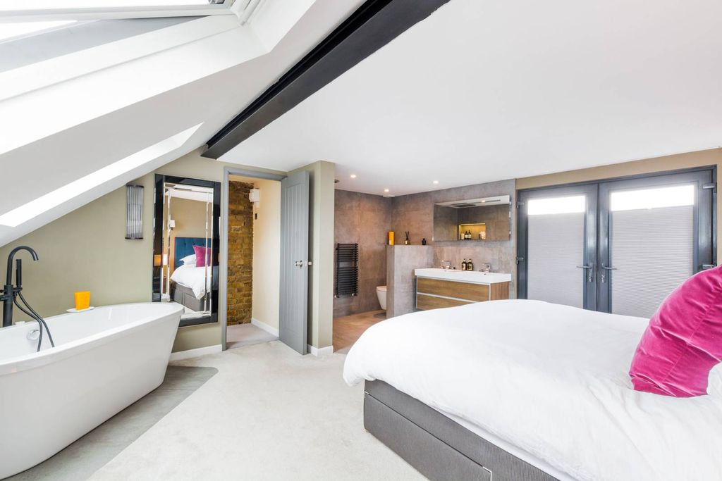 Property photo 3 of 13