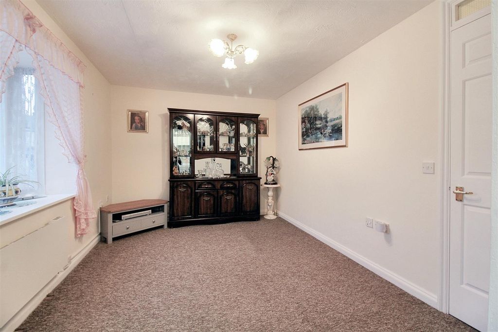 Property photo 3 of 10 2.Jpg