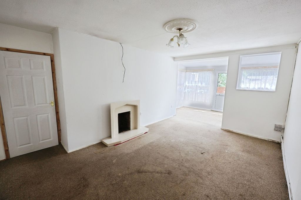 Property photo 3 of 10 Pbox-Img.Jpg