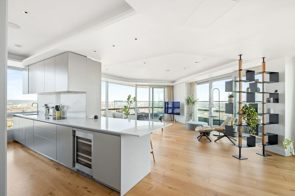 Property photo 3 of 31