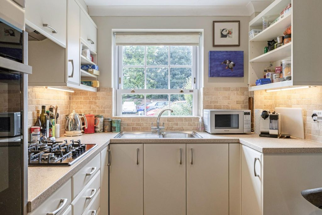 Property photo 2 of 14 Kitchen