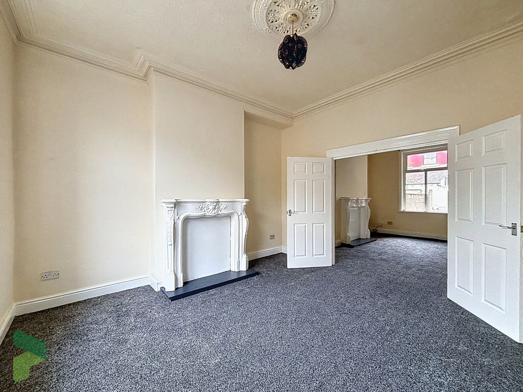 Property photo 2 of 14 Sitting Room