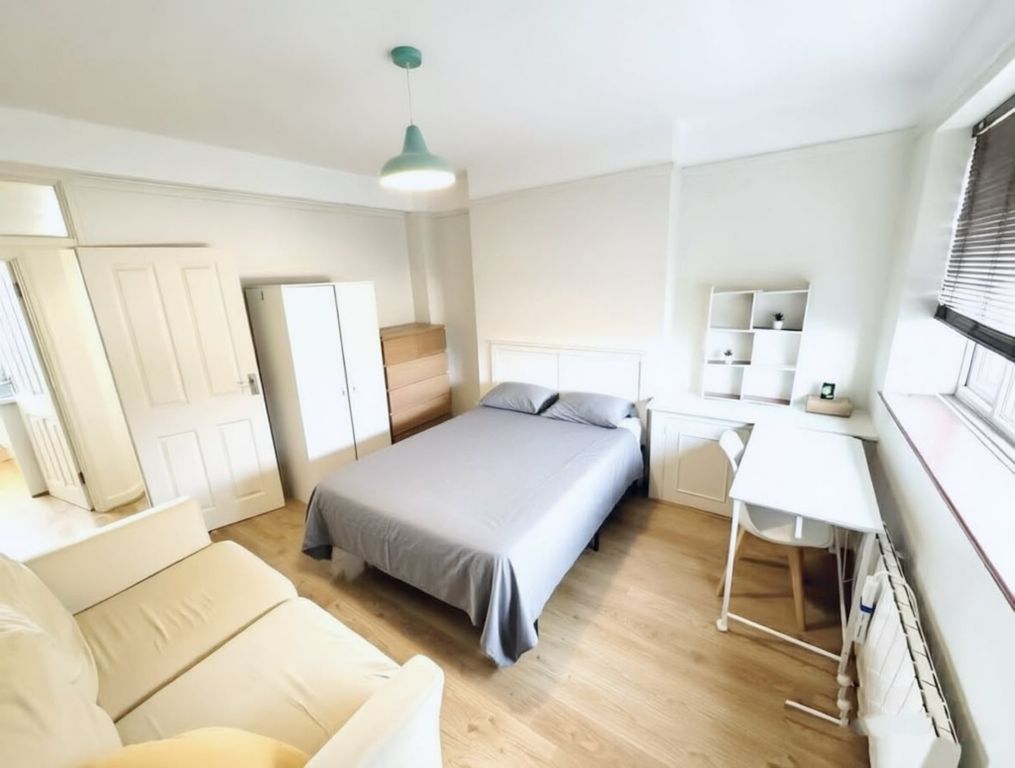 Property photo 3 of 11 Bedroom