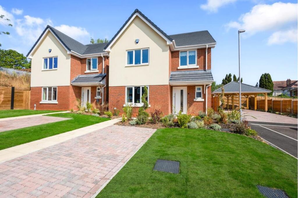 Property photo 1 of 13 Bedroom 1