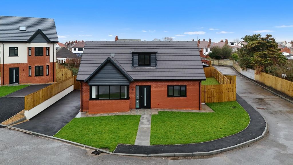 Property photo 1 of 5