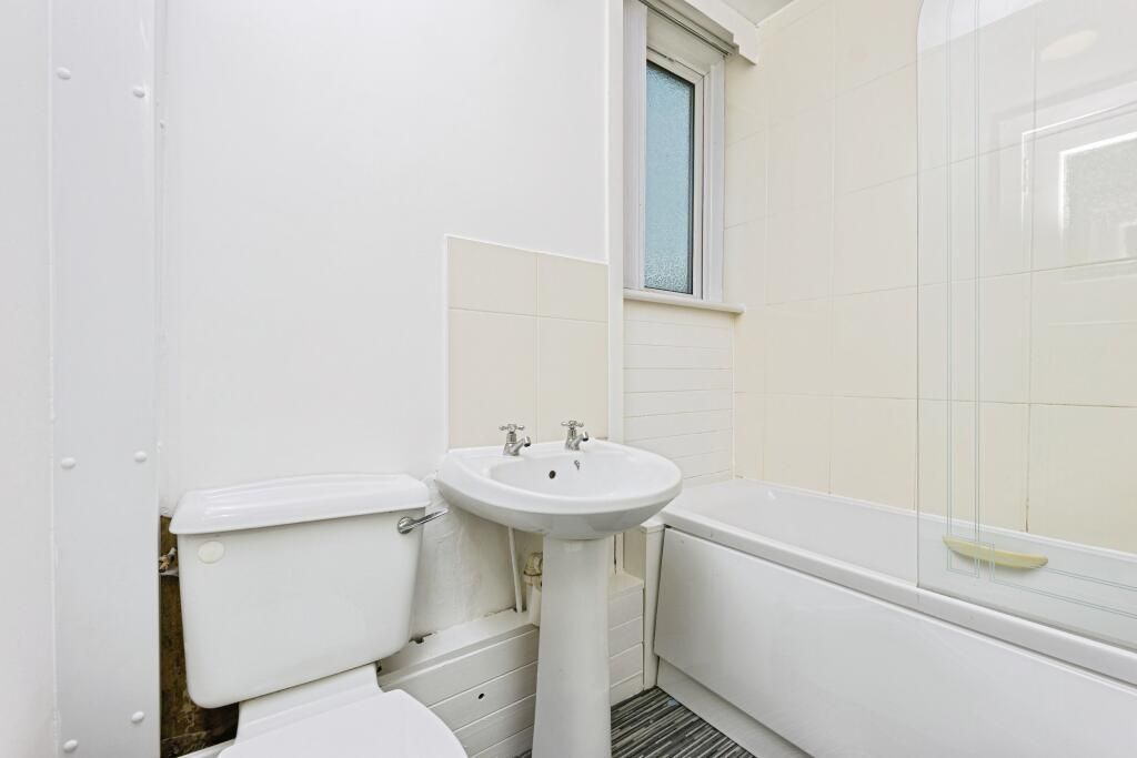 Property photo 3 of 8 Photo 3