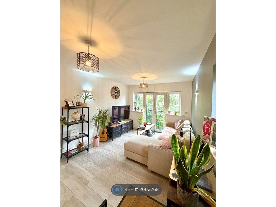 Property photo 1 of 6 Living Room