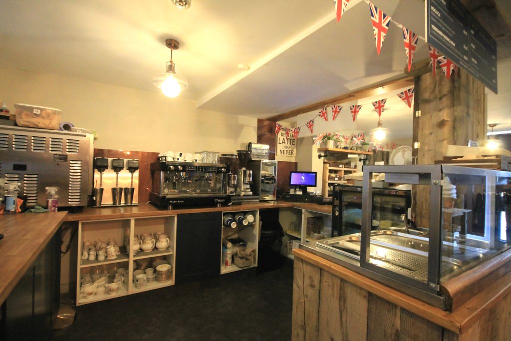 Property photo 3 of 16 Taylor's Servery