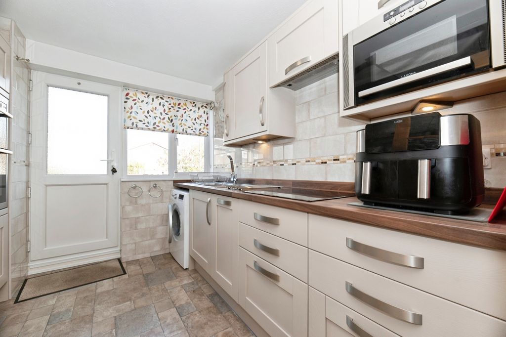 Property photo 3 of 10 Pbox-Img.Jpg