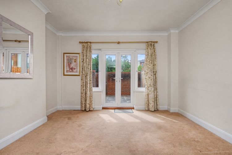 Property photo 2 of 8 335889