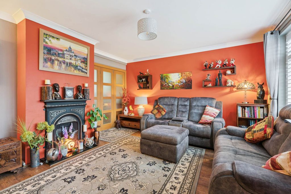 Property photo 2 of 19