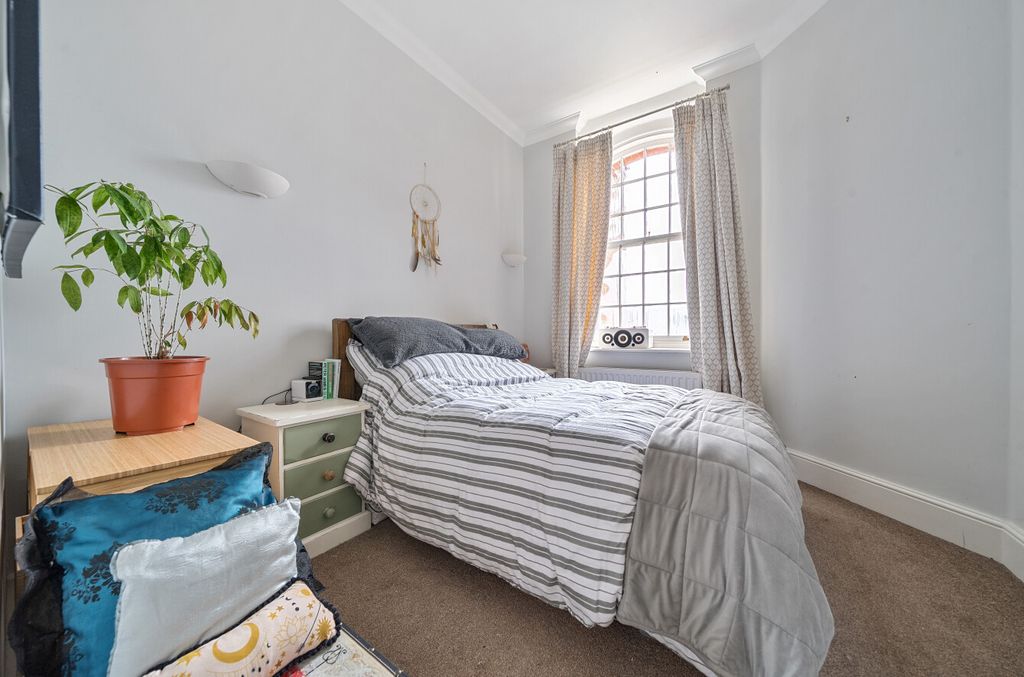 Property photo 3 of 14 1407740-18-698220...