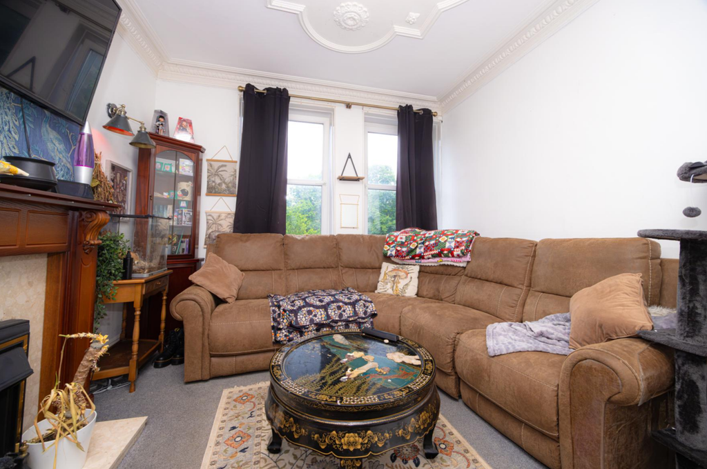 Property photo 3 of 34