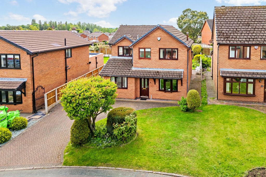 Property photo 1 of 66