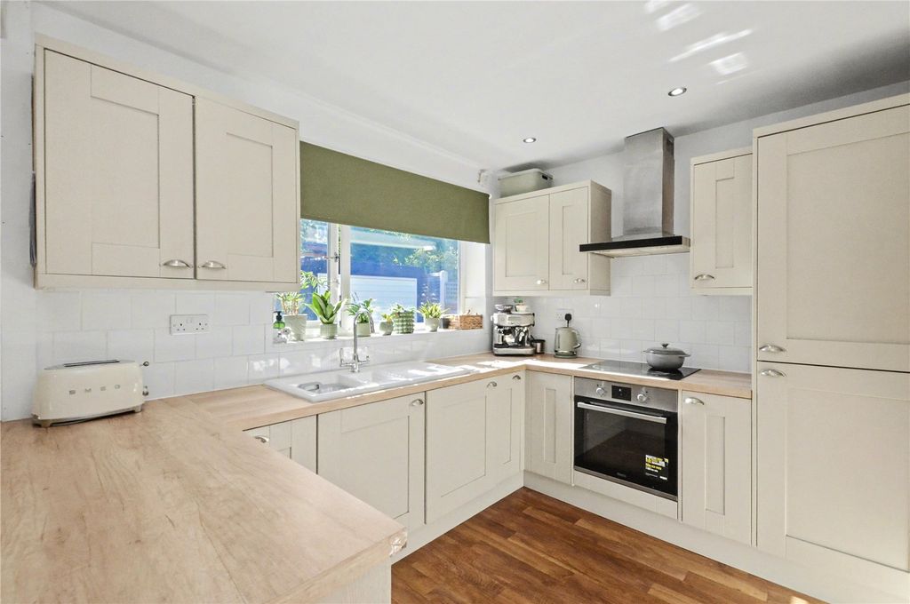 Property photo 3 of 17 Picture No. 19