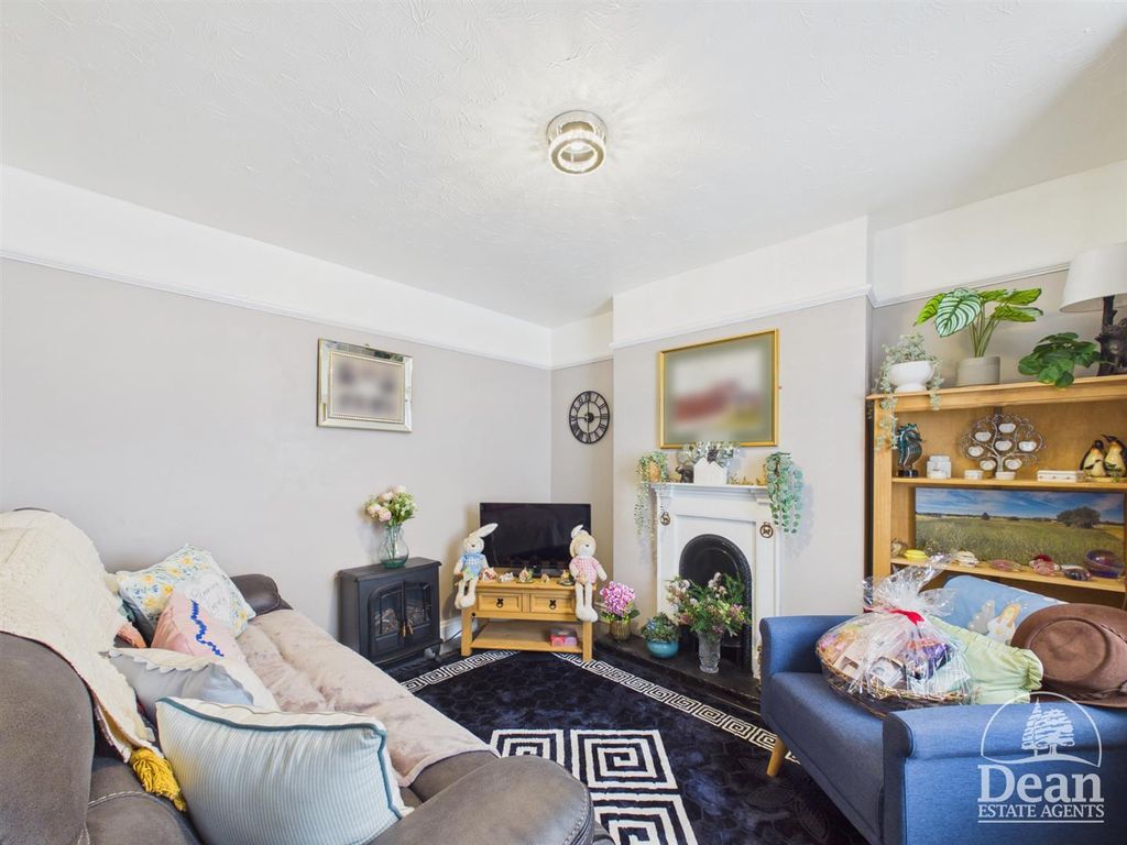 Property photo 3 of 13