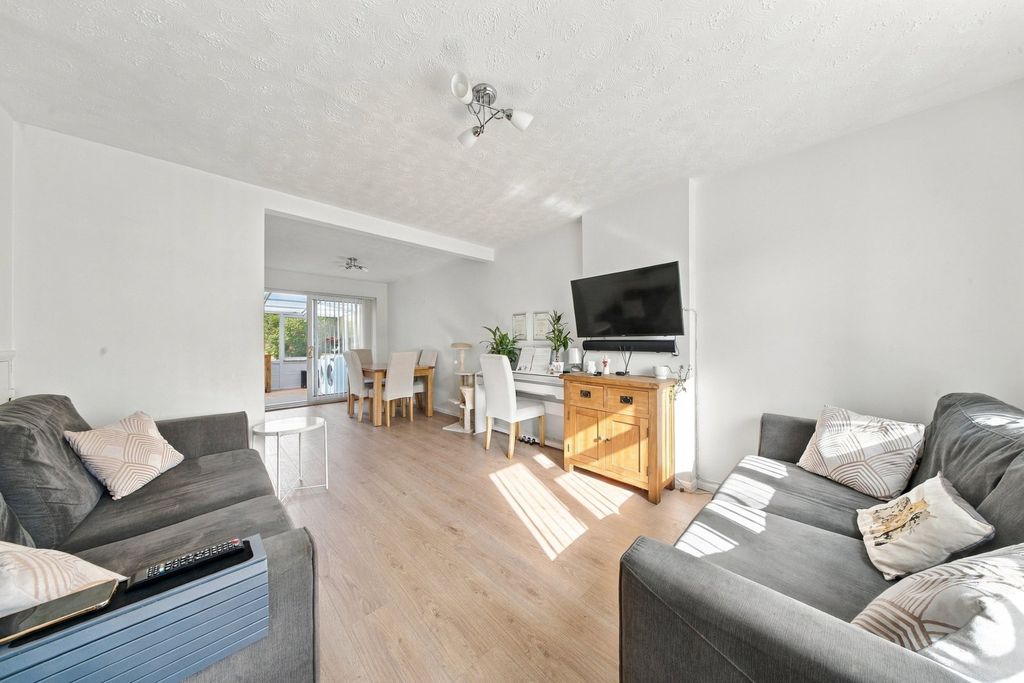 Property photo 2 of 13
