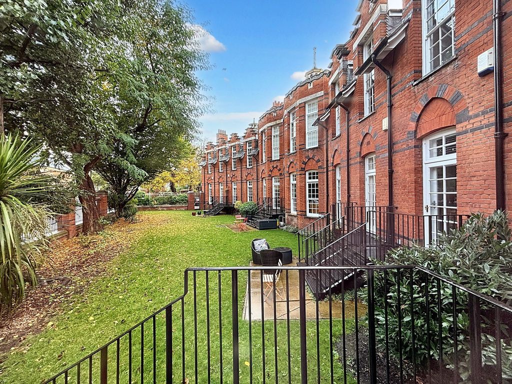 Property photo 3 of 25