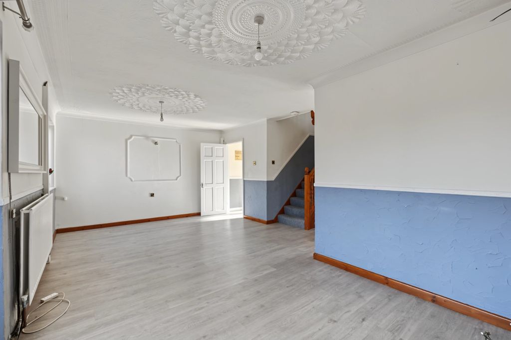 Property photo 3 of 15 5601629