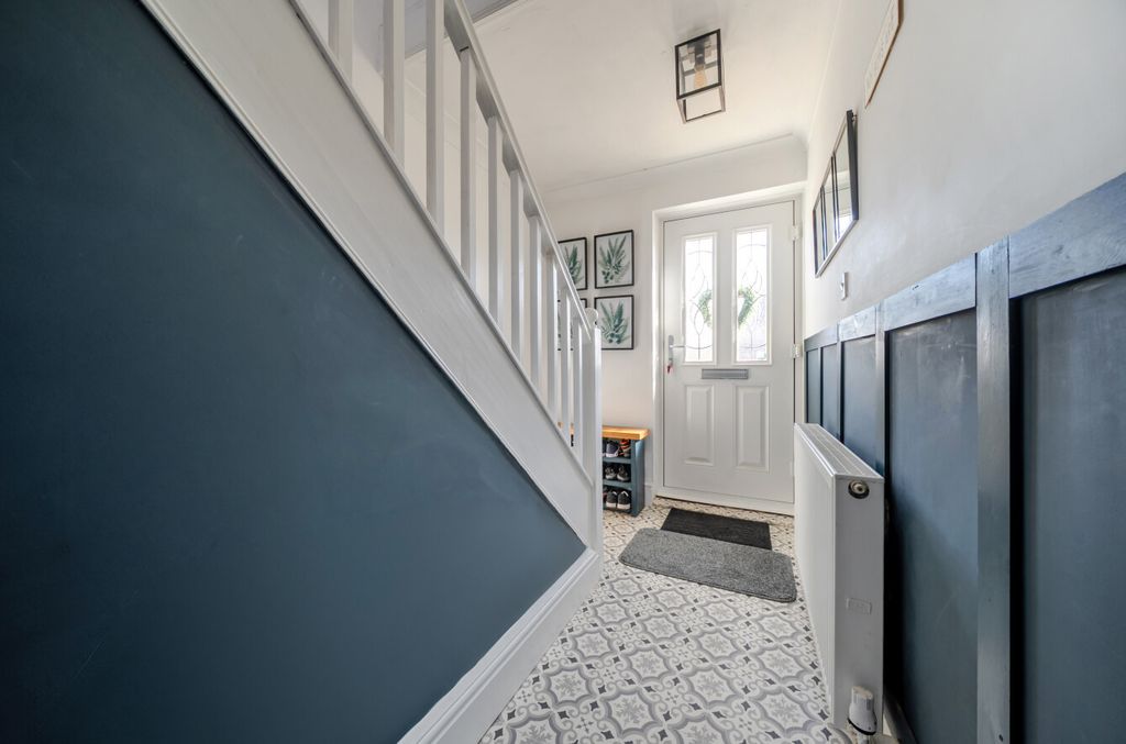 Property photo 2 of 20 Entrance Hall