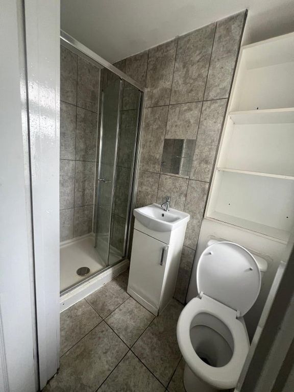 Property photo 1 of 2