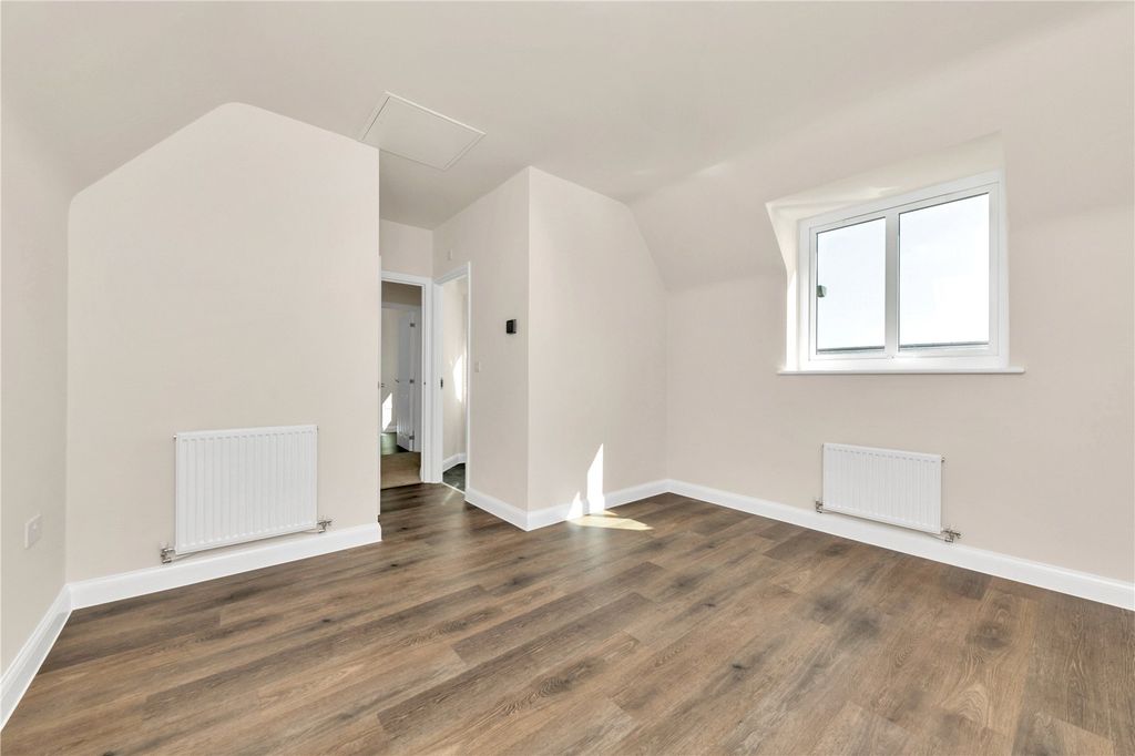 Property photo 3 of 19 Picture No. 01