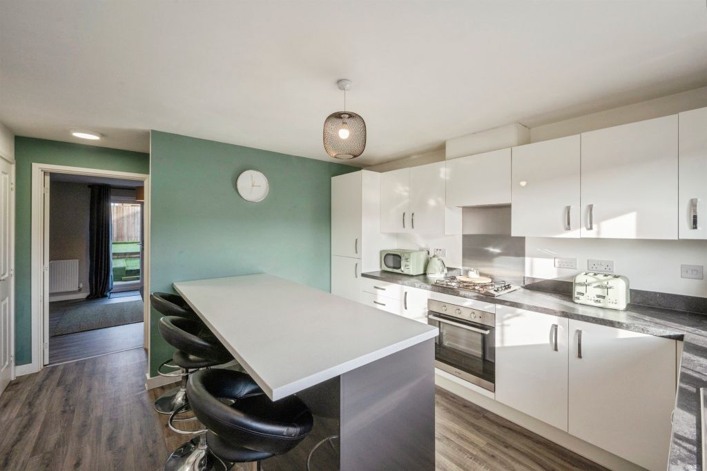 Property photo 2 of 23