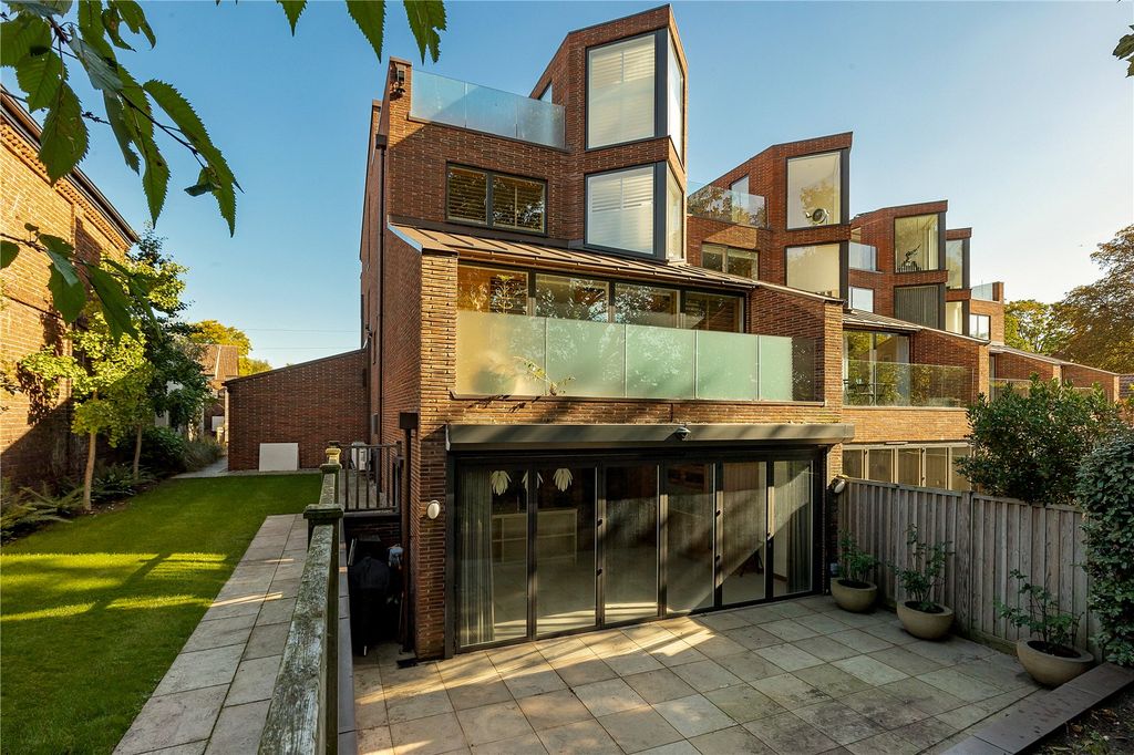 Property photo 1 of 17 Rear