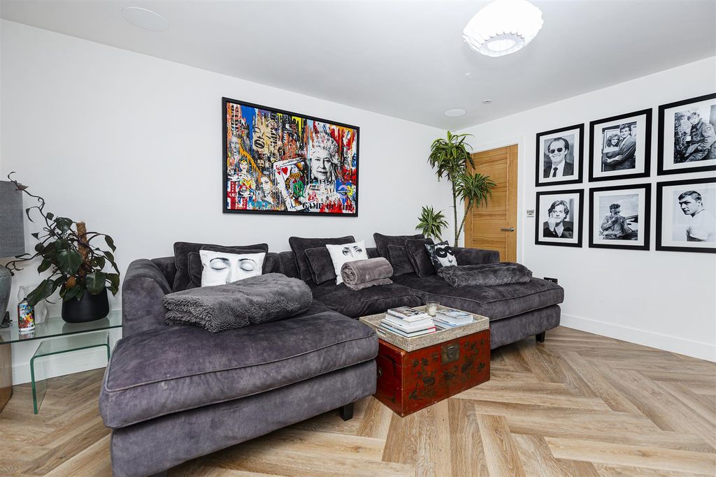 Property photo 3 of 24 82.Jpg