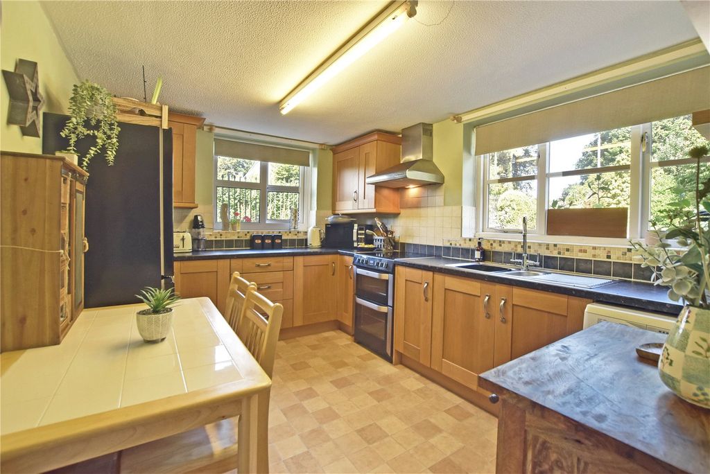 Property photo 2 of 9 Picture No. 15