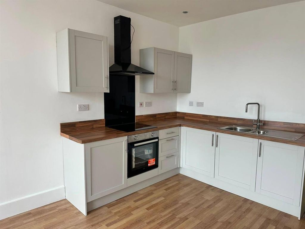 Property photo 1 of 8 Kitchen