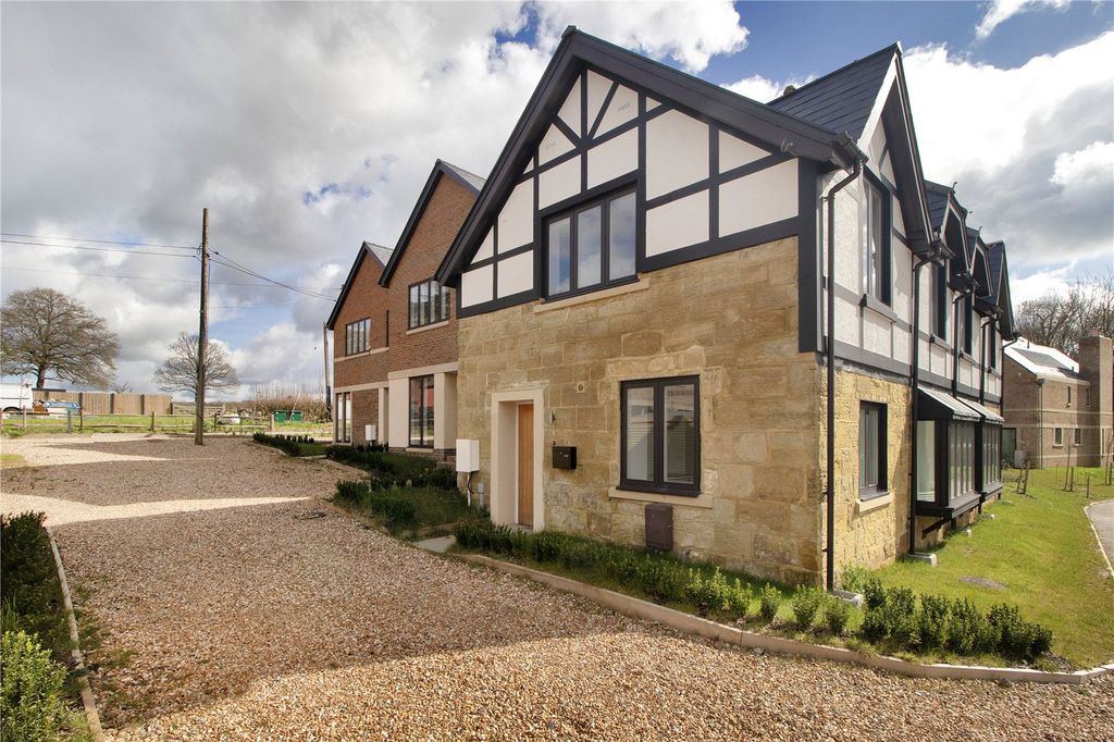 Property photo 3 of 12 The Coachouse Plot 1