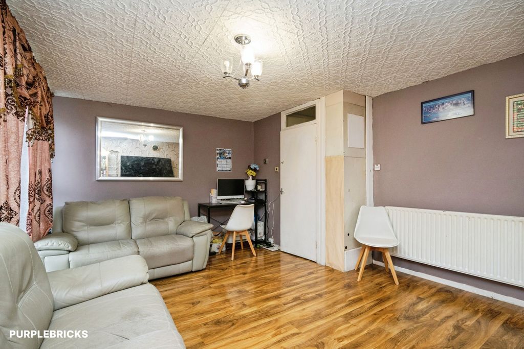 Property photo 3 of 21