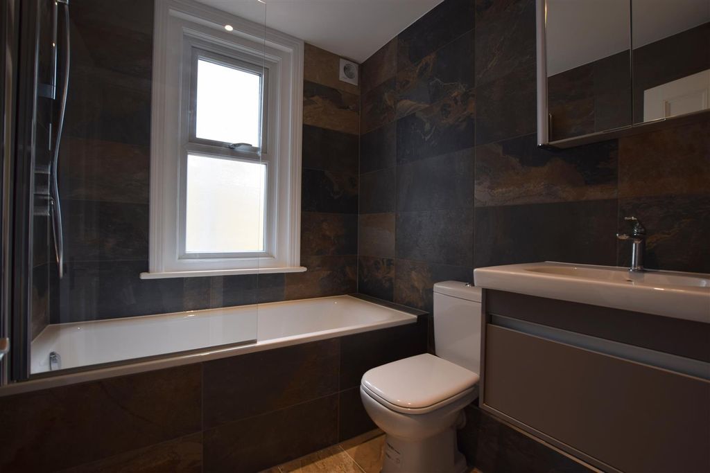 Property photo 3 of 7 Highres2034045.Jpg