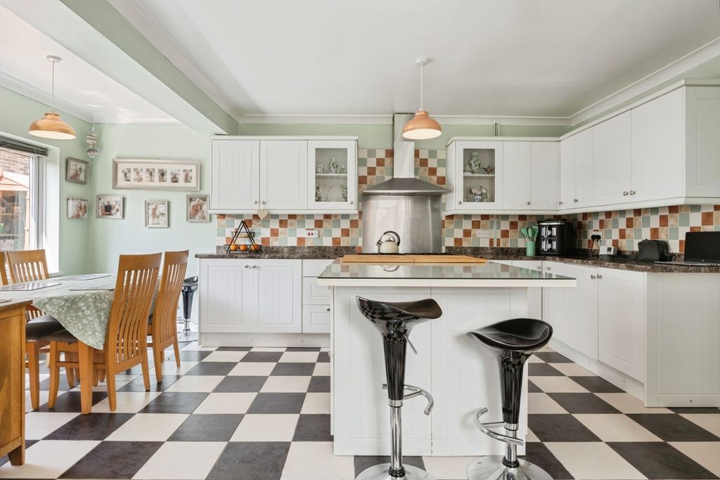 Property photo 2 of 35 Pbox-Img.Jpg
