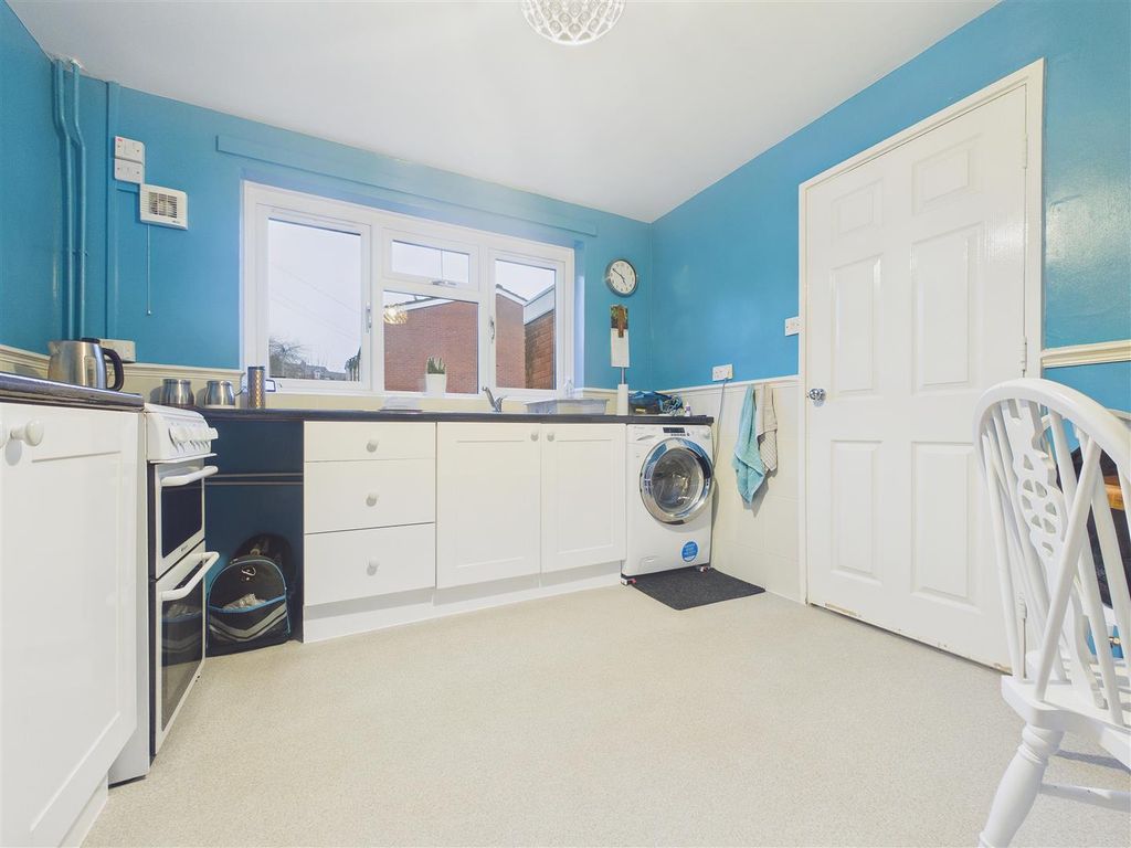 Property photo 3 of 9 Cam01407G0-Pr0100-Still005.Jpg