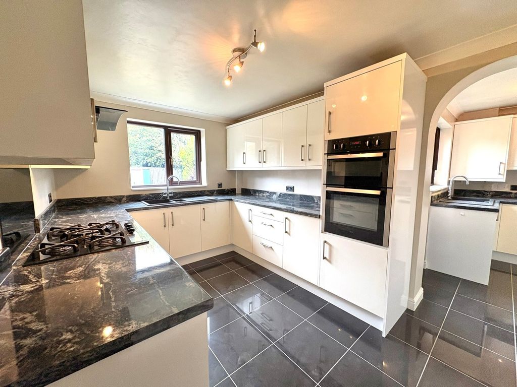 Property photo 2 of 34 Picture No. 04