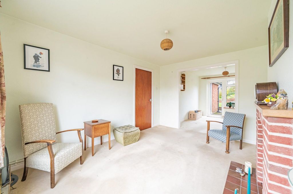 Property photo 2 of 21 Living Room